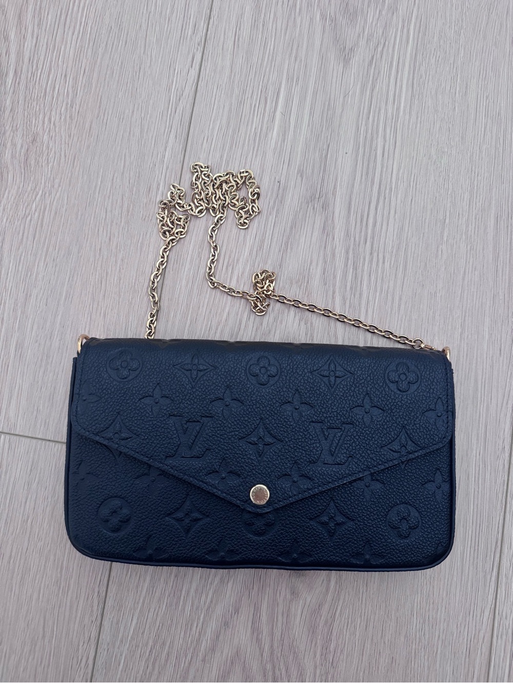 Authentic Louis Vuttion Pochete Félicie